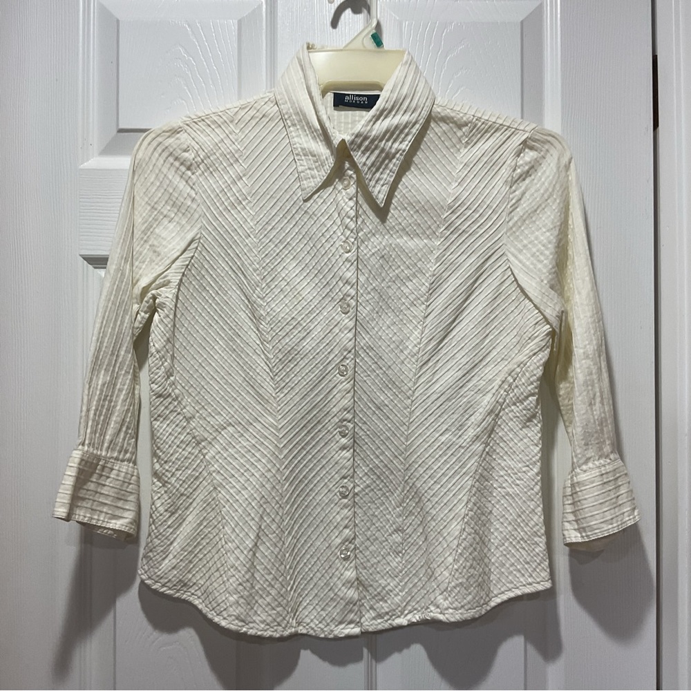 Cute White button down fitted blouse textured material shirt